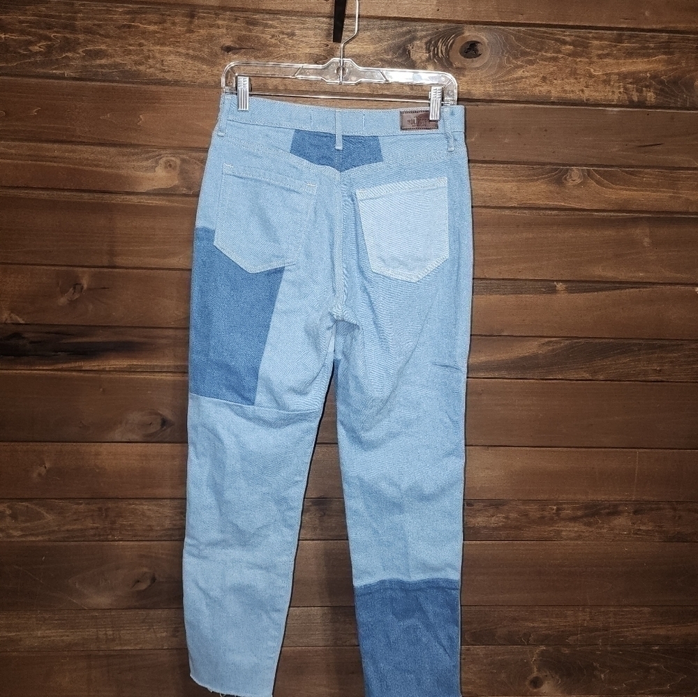 HOLLISTER Ultra High Rise Patchwork Denim​ - Picture 8 of 9